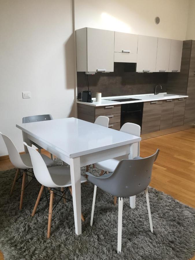 Casa Del Monastero Apartment Полпенаце дел Гарда Екстериор снимка